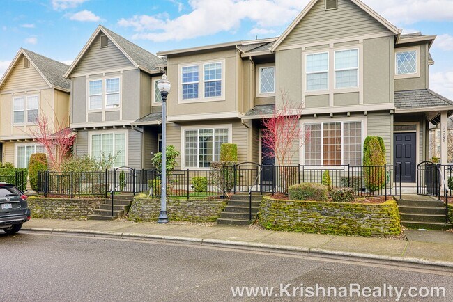 Foto del edificio - Charming Townhome In A Excellent Location!...