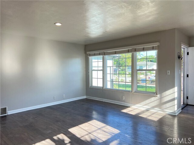Foto del edificio - 1023 W Arbor Way