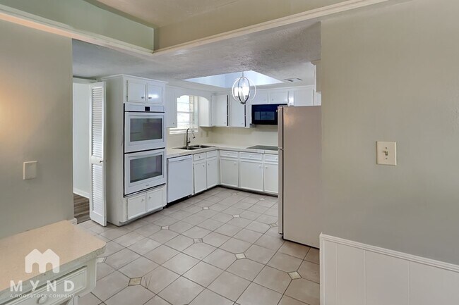 Foto del edificio - 15110 Gladebrook Dr