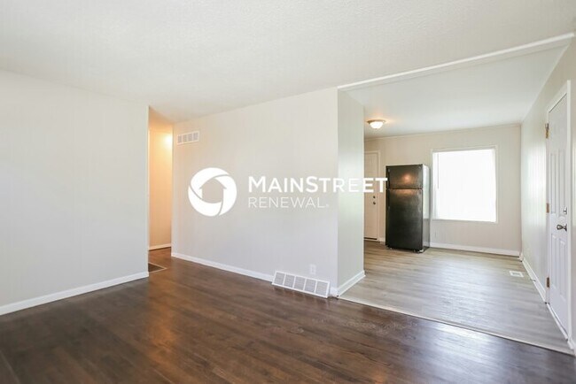 Foto del edificio - 3 Bedroom Pet-Friendly Home in KANSAS CITY...