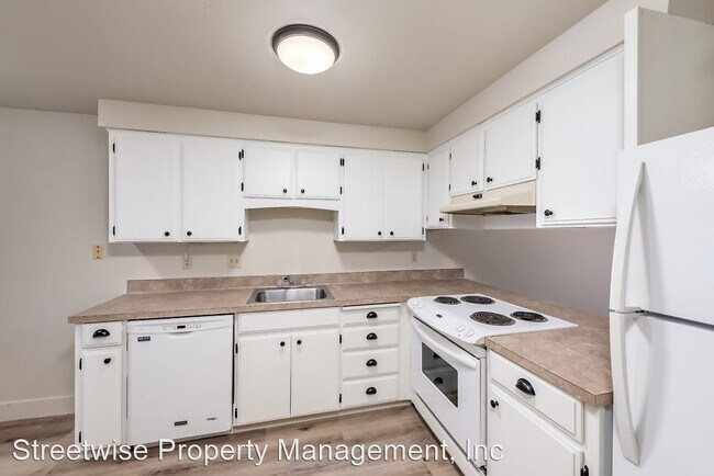 Building Photo - 10825 SW Garden Park Pl