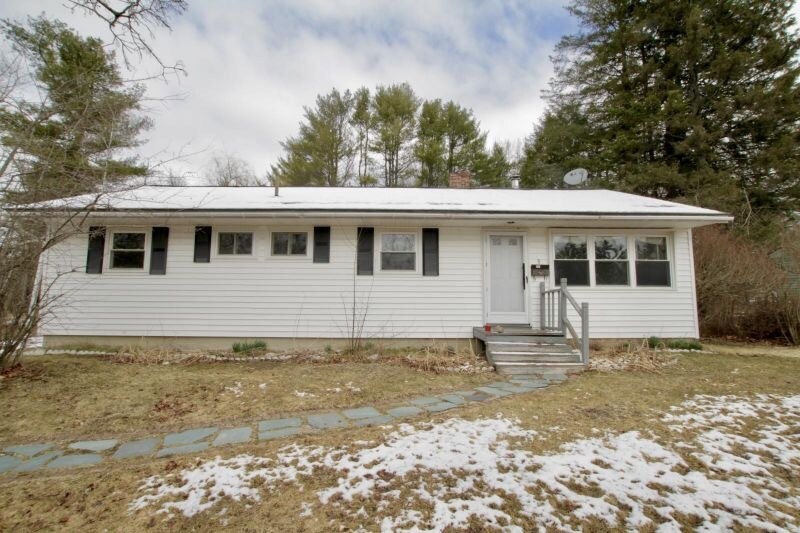 9 Mainewood Ave, Orono, ME 04473 House Rental in Orono, ME