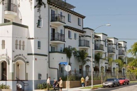 Building Photo - 7301 Crenshaw Blvd