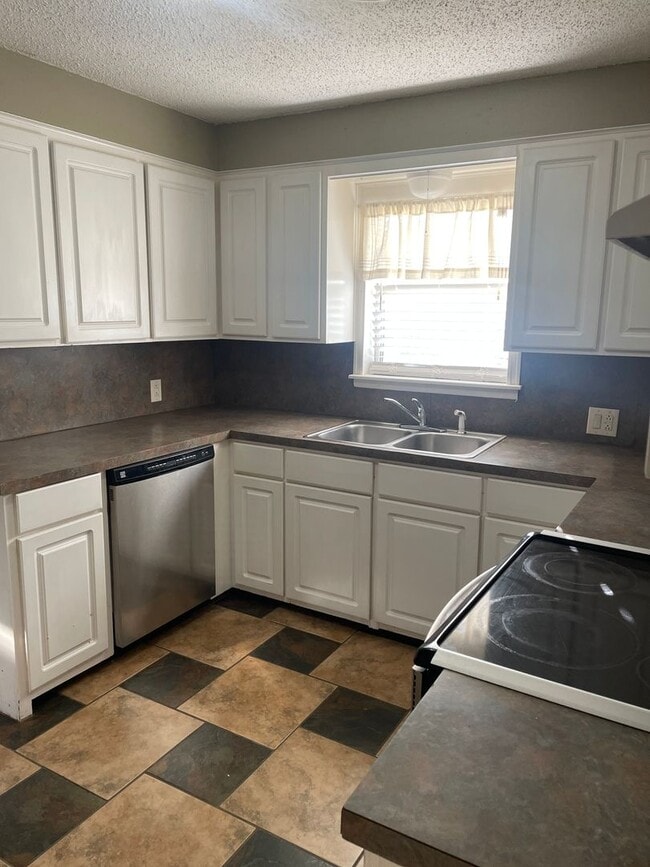 Building Photo - 3 bed, 2 bath in the heart of Abilene!