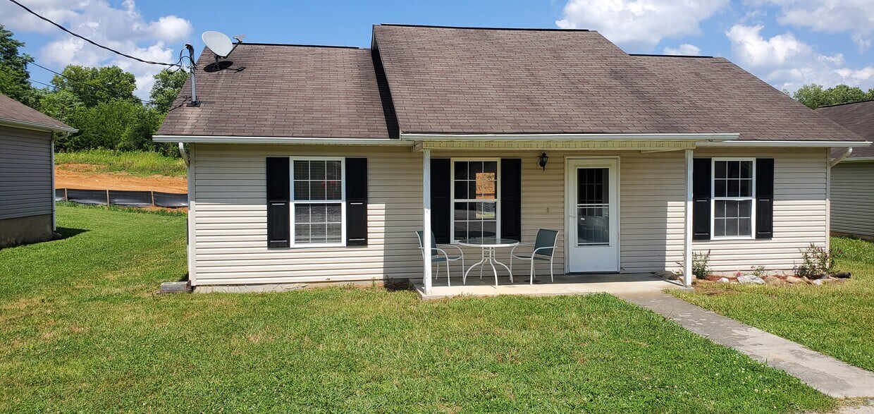 Primary Photo - 160 Red Bud Ln