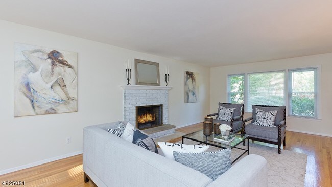 Building Photo - 55 Woodcrest Dr