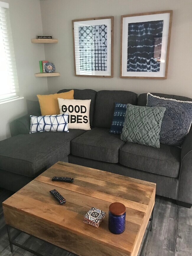Foto del edificio - 8517 Oak Ave
