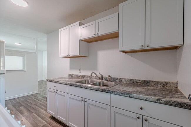 Foto del edificio - 6142 Lawn Valley Dr