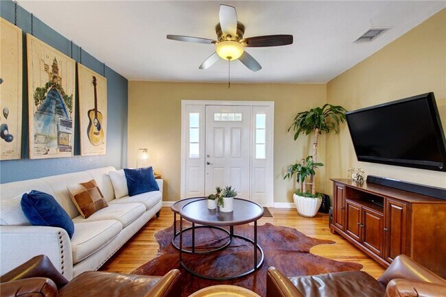 Foto del edificio - 1707 Palo Duro Rd