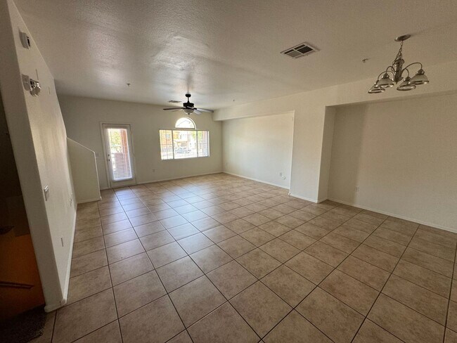 Foto del edificio - 4 Bedroom - 3.5 Bath Townhome in Gilbert