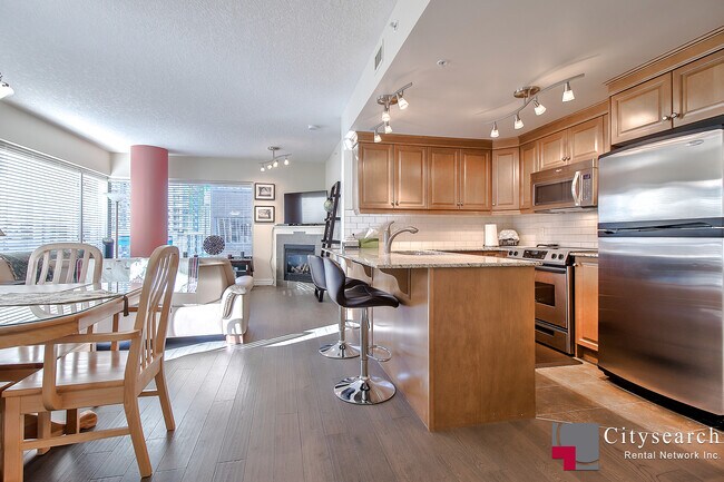 Photo du bâtiment - 920-805 5 Ave SW