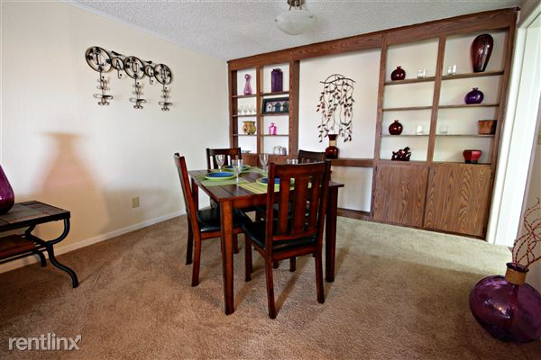 Foto del edificio - 2909 Burroughs Dr
