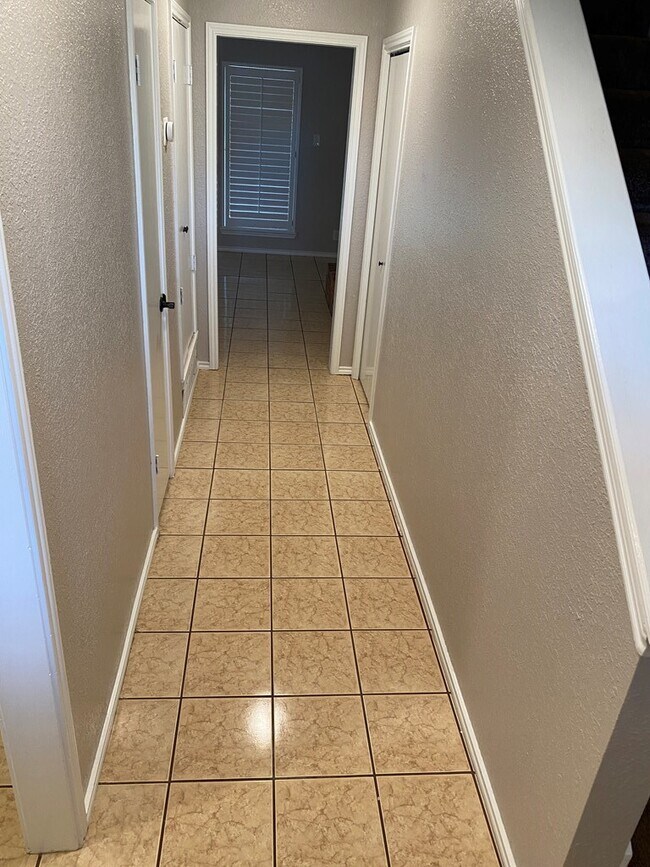 Foto del edificio - 3409 Rocky Lane Rd