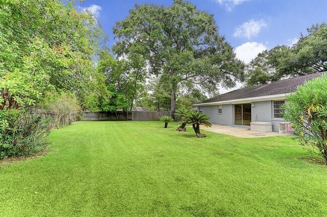 Building Photo - 5314 Redstart St