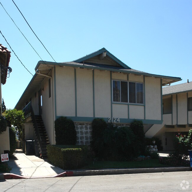 Building Photo - 2124-2128 La Canada Crest Dr