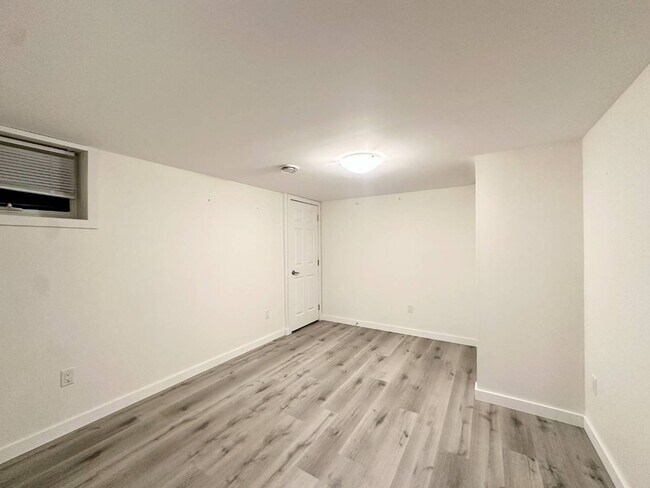 Building Photo - Fairlawn Basement Unit