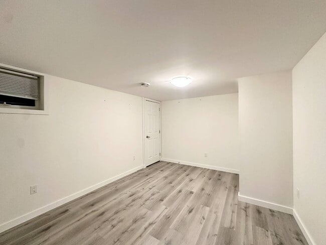 Photo du bâtiment - Fairlawn Basement Unit