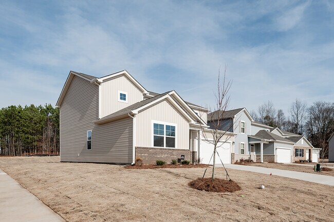 Foto del edificio - 1014 Hanover Crossing Dr