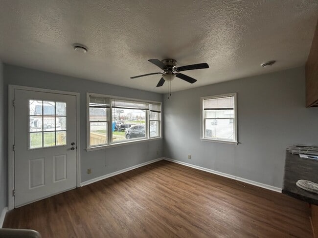 Building Photo - 2 Bedroom Kokomo Rambler!