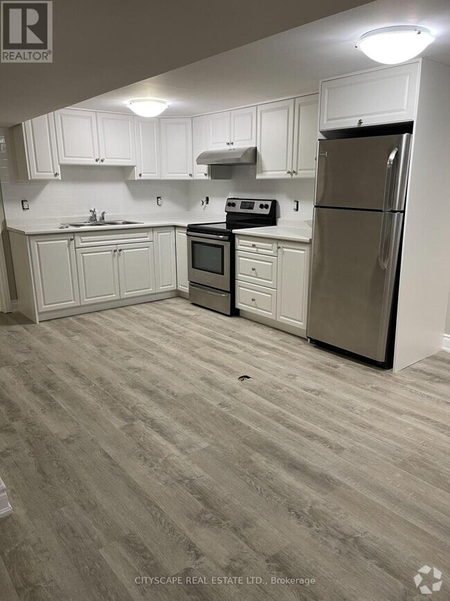 Building Photo - 31 Hurricane Ave