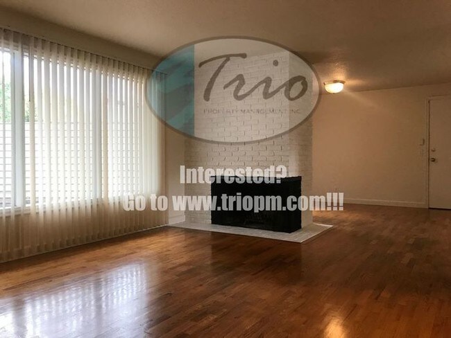 Building Photo - 2199 Woodacres Dr