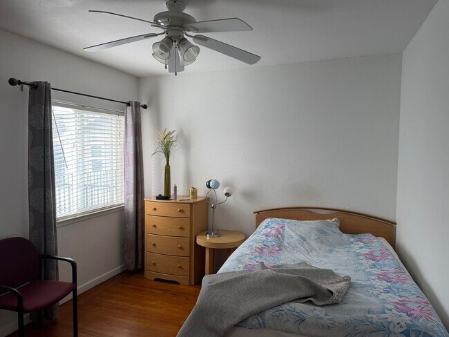 Foto del edificio - 5511 San Francisco Blvd