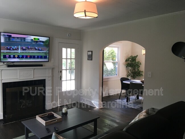 Foto del edificio - 1321 Pinecrest Avenue
