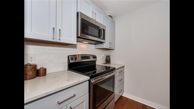 Foto del edificio - 318 Queens Rd