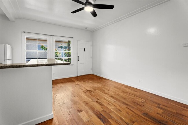 Photo - One Bedroom Unit In The Heart Of Koreatown! Apartment