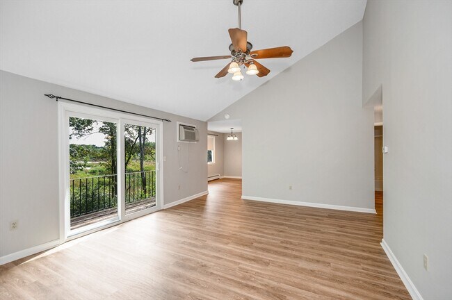 Building Photo - 454 Mammoth Rd