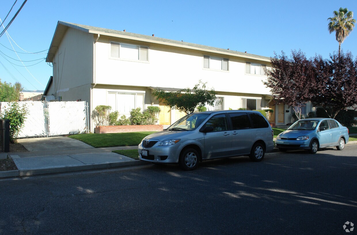 Foto del edificio - 1233 Weyburn Ln