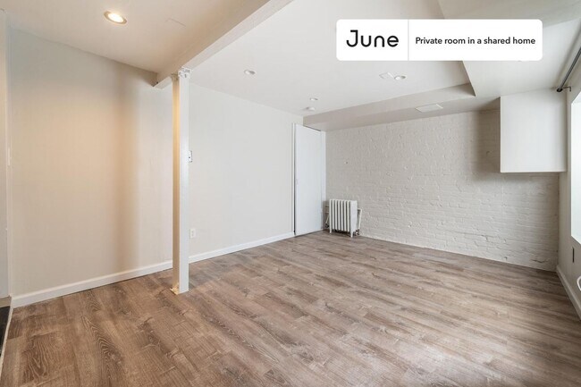 Foto del edificio - Room in Shared 2 bed/1 bath home in Columbia Heights
