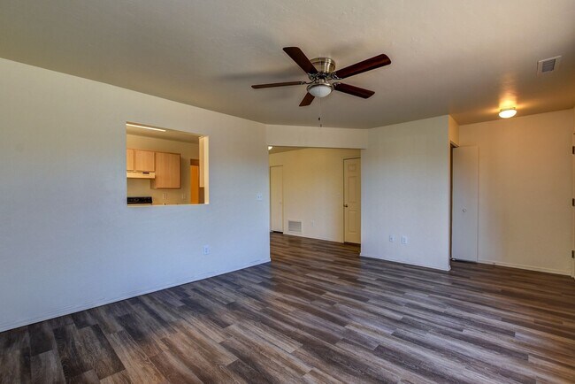 Foto del edificio - 6220 N Buckboard Dr