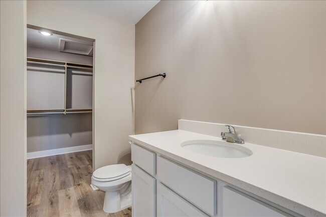 Foto del edificio - 4415 N Sandplum St