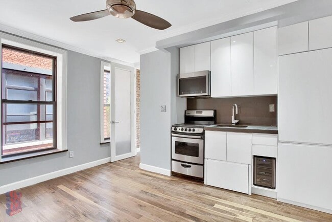 Foto del edificio - 2100 2nd Ave