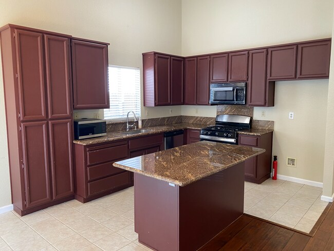 Building Photo - 8560 Brentwick Way