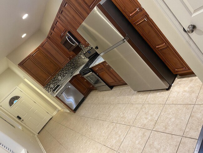 Building Photo - 511 N Collington Ave