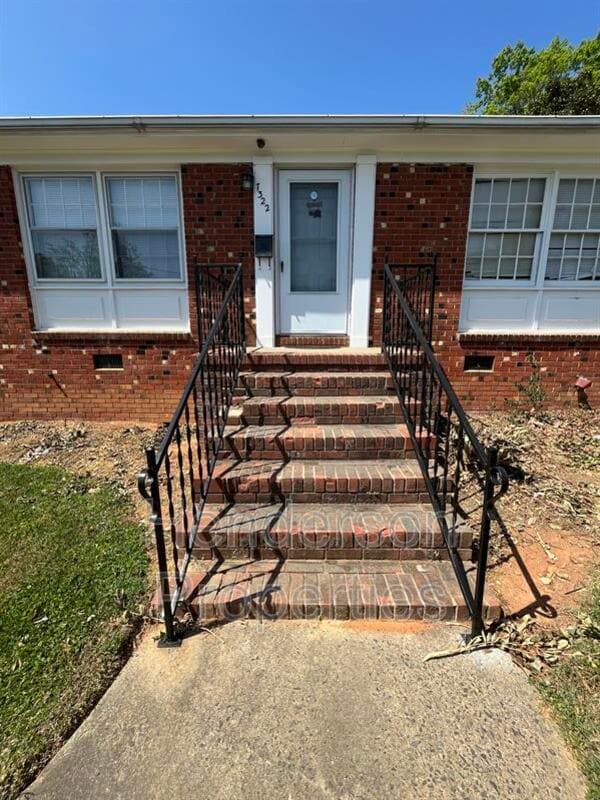 Building Photo - 7322 Briardale Dr