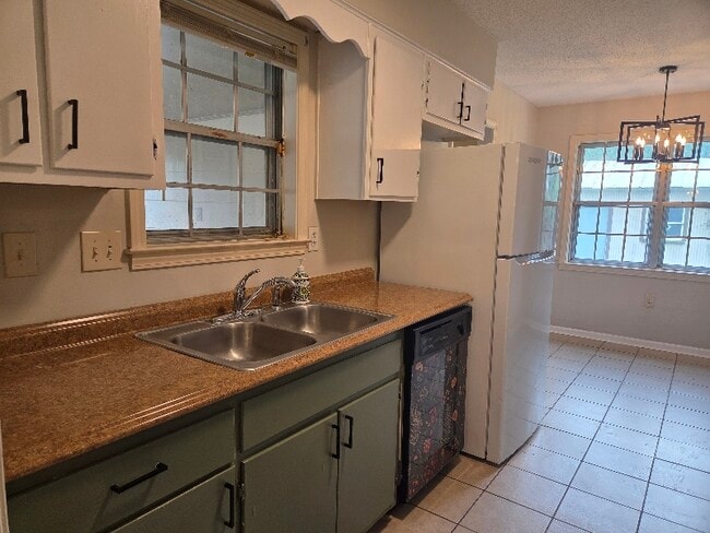Foto del edificio - 6322 Northampton Dr