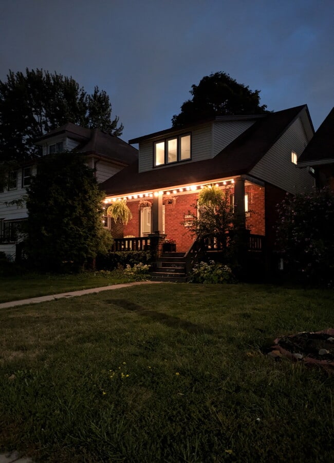 Photo du bâtiment - 1409 Marentette Ave