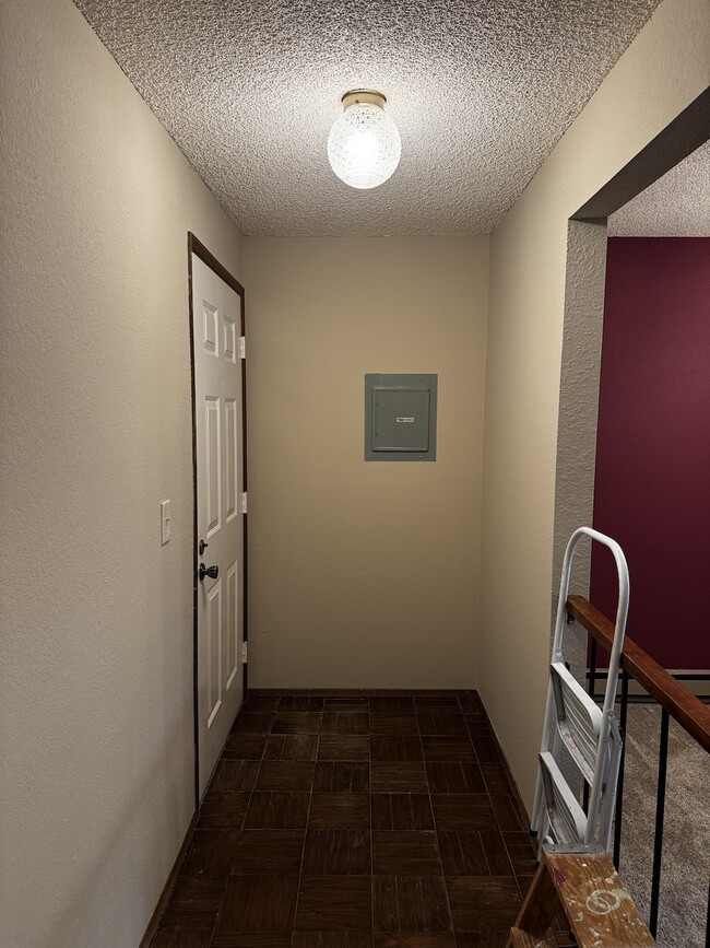 Building Photo - 820 Cady Rd