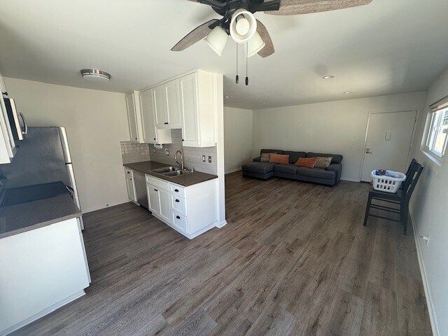 Sala de estar y cocina - 3846 Prospect Ave