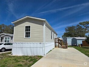 Building Photo - 806 Elkan Dr
