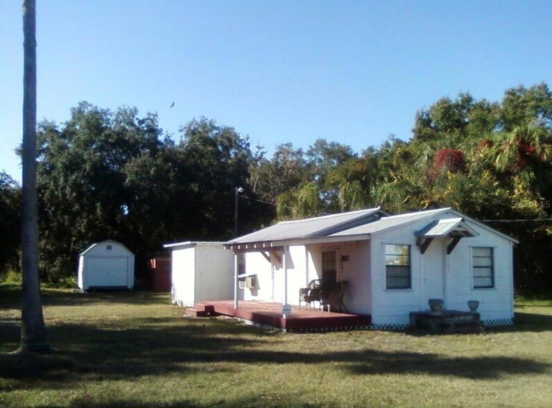 Foto principal - 7205 S Manhattan Ave