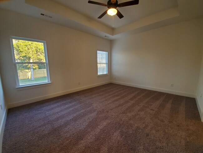 Foto del edificio - 220 Hermitage Point Dr