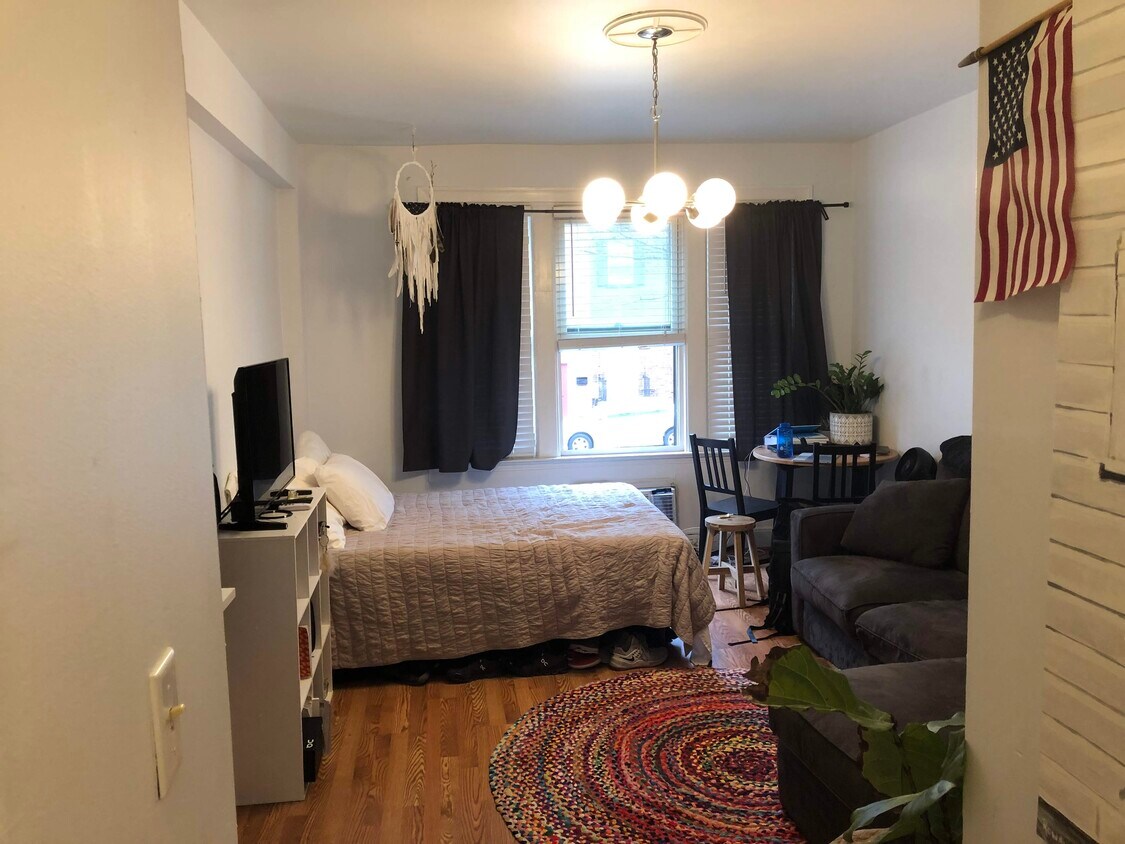 Foto principal - 1825 Florida Ave NW