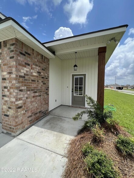 Foto del edificio - 307 Grassy Meadows Ln