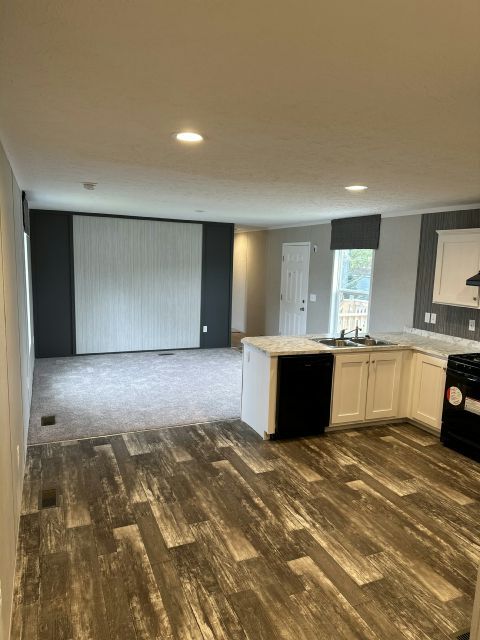 Building Photo - 504 Modena Country Club Trailer Park