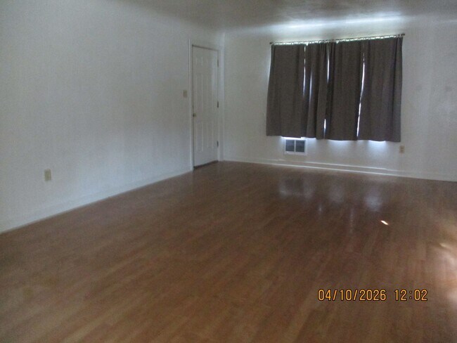 Foto del edificio - 3124 Sumner Ave