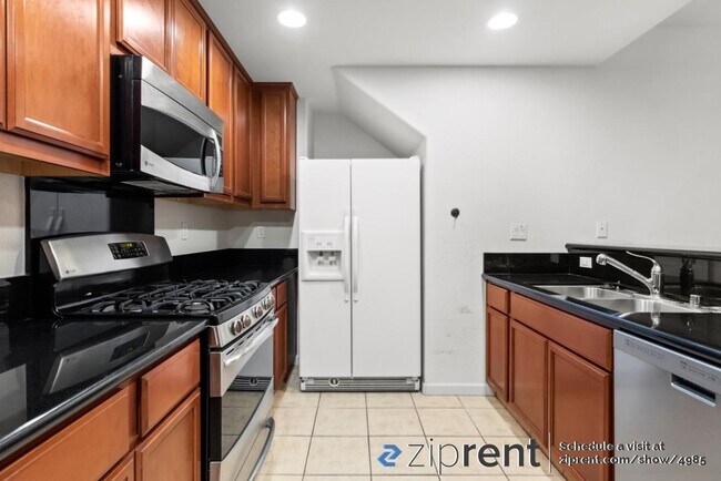 Building Photo - 2173 Beech Cir